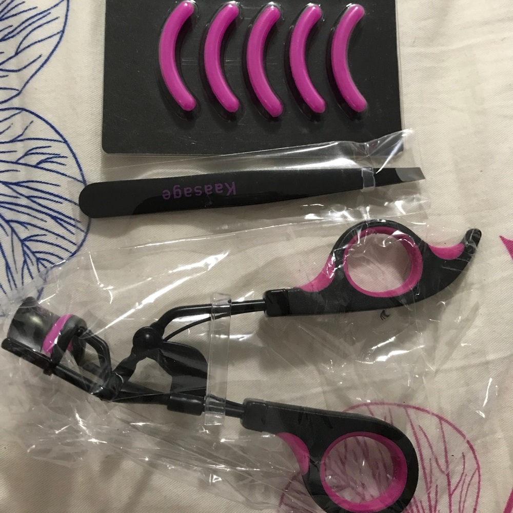 Eyelash curler